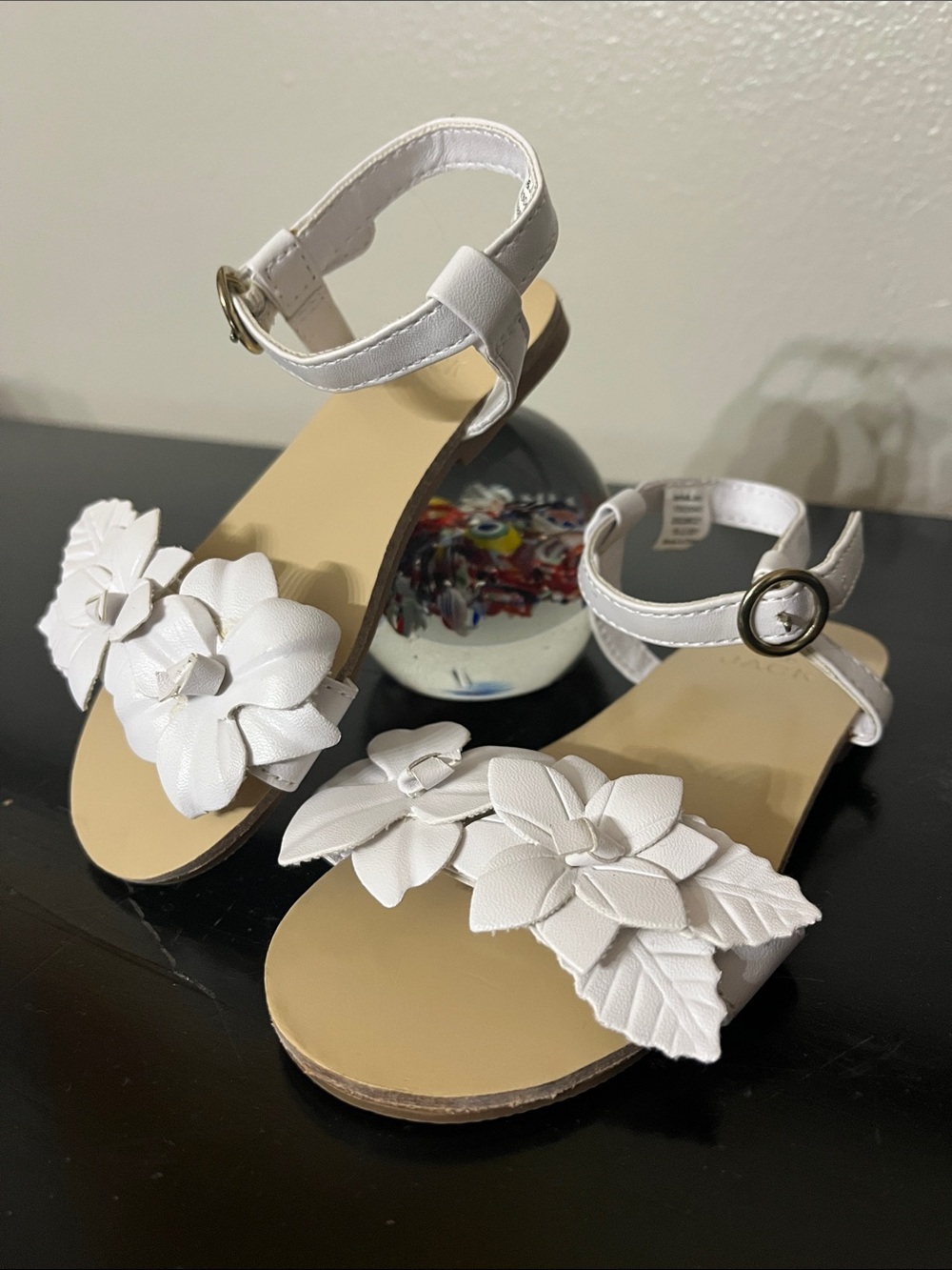 Janie and Jack white flower sandals faux leather floral appliqué sz 7